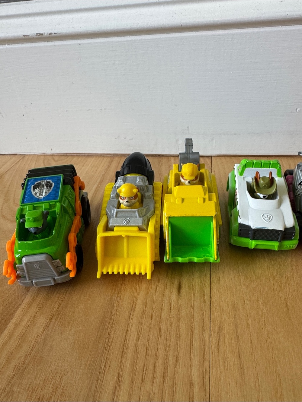 Paw Patrol Die Cast Vehicle Lot Mission Cruiser 13 Cars 5 Air Rescue Planes - Picture 4 of 16